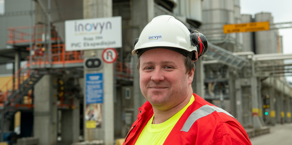 man wearing white helmet and red working clothes, industry